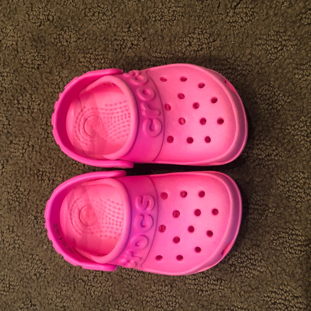EUC kids size 5 Crocs pink
